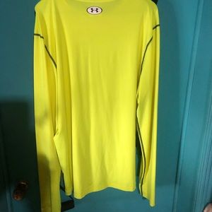Under Armour top